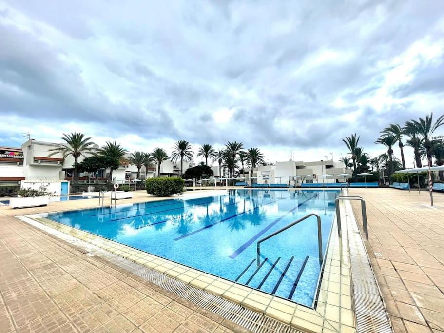 Apartamento Con Piscina Sur De Tenerife コスタ・デル・シレンチオ エクステリア 写真