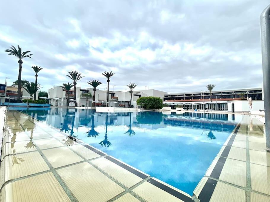 Apartamento Con Piscina Sur De Tenerife コスタ・デル・シレンチオ エクステリア 写真